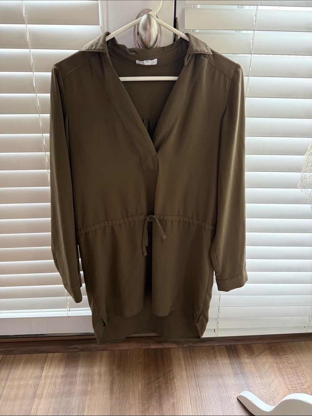 Leith Olive Green V-Neck Tunic with Drawstring Waist